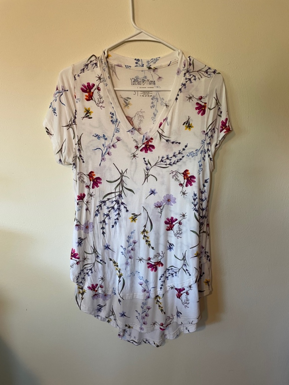 Latched Mama White Nursing Floral V-Neck Short Sleeve Top
